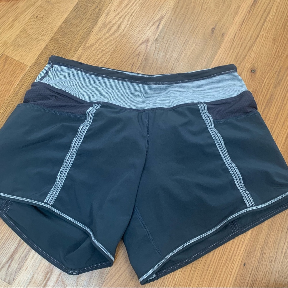 RARE GRAY LULULEMON SHORTS SIZE 4 ORIGINALLY $60